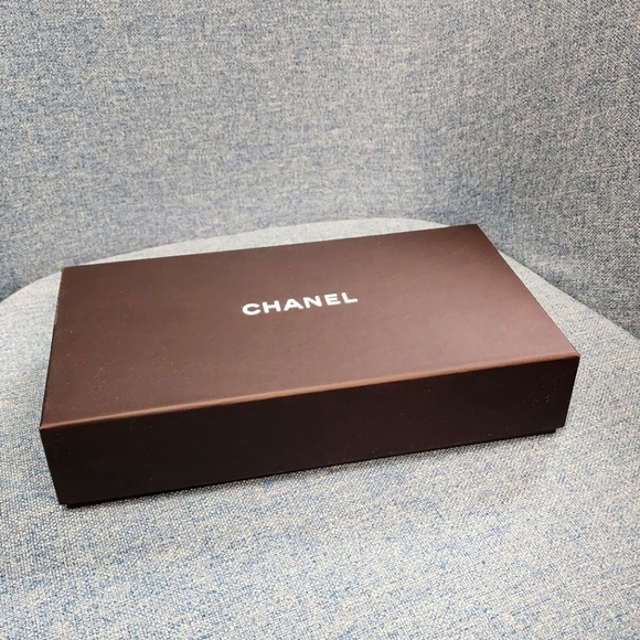 Chanel Box - Picture 1 of 4
